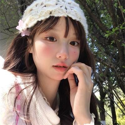 橙色女孩